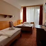 Nereus Park فندق Balatonalmádi