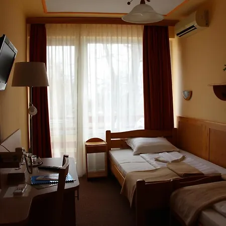 Nereus Park Hotel 2*